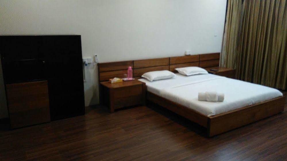 Kalpatharuvu-Kny Service Apartments ปูเน่ ภายนอก รูปภาพ